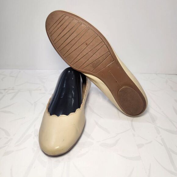 Neiman Marcus Sina Women's Tan Leather Scalloped Ballet Flat Size 8.5 - Picture 7 of 11